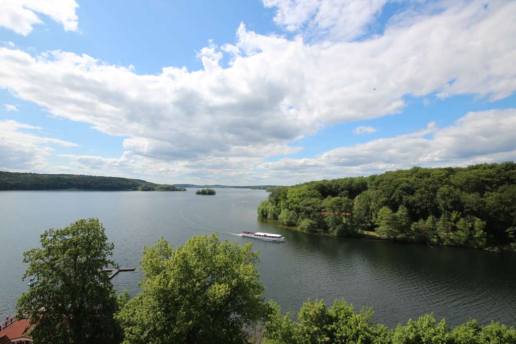 Immobilie in Malente - Mit Seeblick!  2-Zimmer-ETW mit Balkon direkt am Dieksee - Bild 1