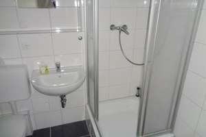 Klein + FEIN = DEIN! 1 Zimmer mit Balkon + Aufzug + separate Küche + Duschbad + Abstellraum – Kurt-Schumacher-Straße 12, 38102 Viewegsgarten-Bebelhof, Braunschweig – Vorschaubild 5