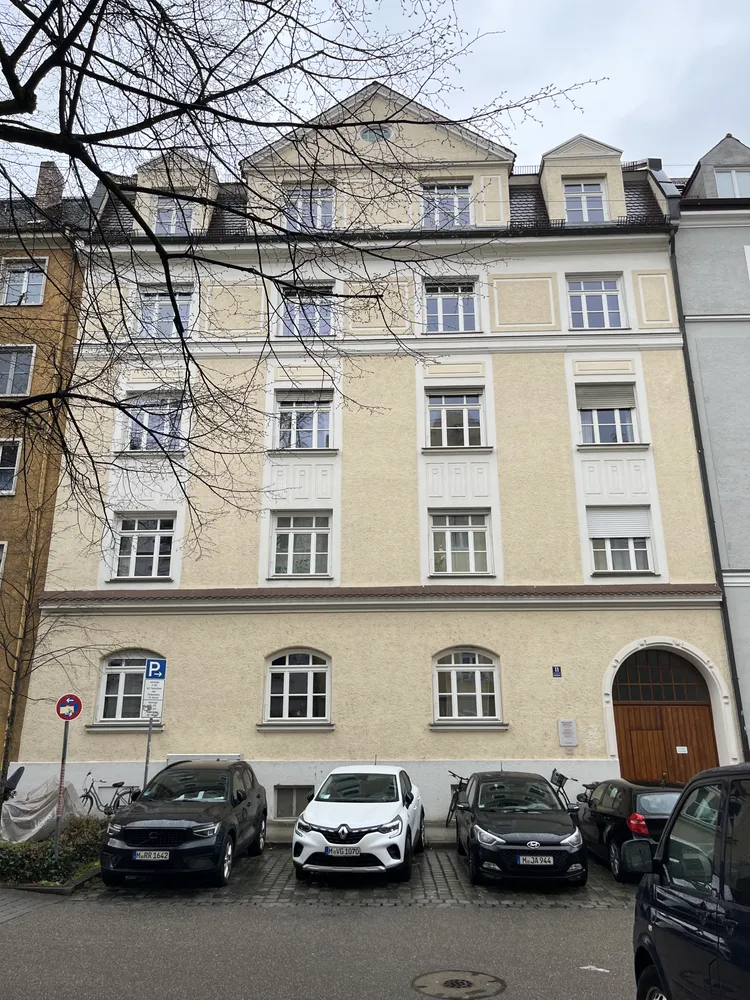 Stilvoller Altbauklassiker in Bestlage, München – Bild 1