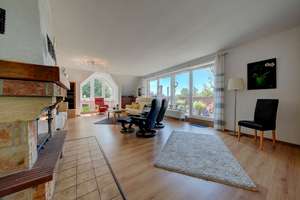 Innenstadt-Wohnen mit Charakter: Besondere Gaubenarchitektur mit Kamin, Westbalkon und Garage – Die vollständige Adresse der Immobilie erhältst du vom Anbieter., 23758 Oldenburg in Holstein – Vorschaubild 10