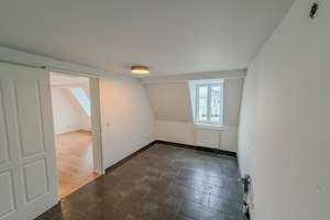 Schicke 3,5 Zimmer-Wohnung mit Ankleide in zentraler Lage – Kölner Str. 73-77, 42651 Solingen-Mitte, Solingen – Vorschaubild 3