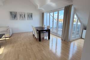 Wohnen über den Dächern von München – Stilvolle Dachgeschosswohnung mit Balkon – Die vollständige Adresse der Immobilie erhältst du vom Anbieter., 80809 Am Riesenfeld, München – Vorschaubild 10