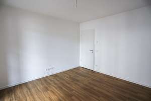Offene Besichtigung diesen Samstag! EG-Wohnung u.a. mit zwei Terrassen, zwei Bädern, Garten und EBK – Hämmerlingstraße 138, 12555 Köpenick, Berlin – Vorschaubild 9