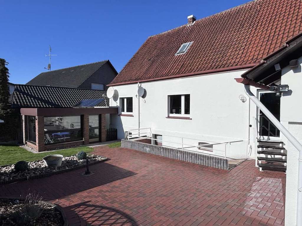 Immobilie in Kirchlengern - Gepflegtes Einfamilienhaus in ruhiger Lage von Stift Quernheim -- zzgl. Bauplatz - Bild 2