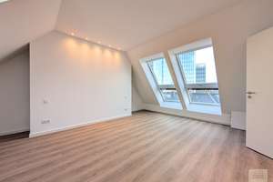 Altbau am Rheinturm: 4-Zimmer Maisonette-Wohnung – Lorettostrasse 45, 40219 Unterbilk, Düsseldorf – Vorschaubild 2