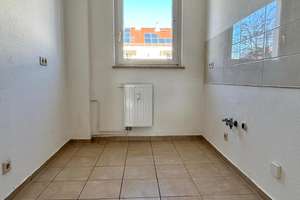 Ruhig gelegene 3-Raum Wohnung mit Balkon – Friedrich-Ludwig-Jahn-Straße 9, 39240 Calbe (Saale) – Vorschaubild 4