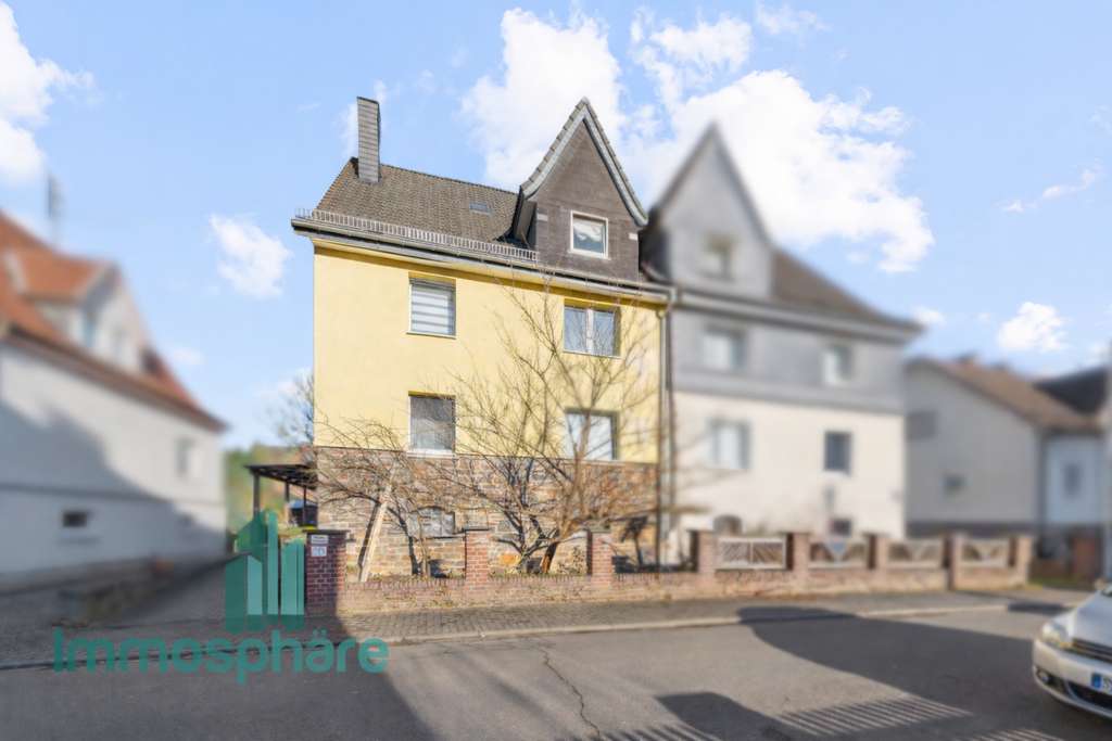 Immobilie in Kreuztal - Mehr als Wohnen: Doppelhaushälfte mit 3 separaten Einheiten - Bild 0