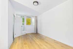 Stilvoll renovierte 1-Zimmer-Wohnung mit Balkon in grüner Stadtlage – München – Vorschaubild 3