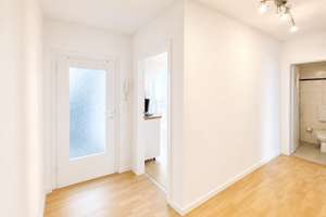 Charmante Dachgeschosswohnung mit großzügiger Wohnküche in Friedrichstadt – Die vollständige Adresse der Immobilie erhältst du vom Anbieter., 40215 Friedrichstadt, Düsseldorf – Vorschaubild 3