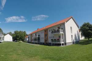 Schöne komplett renovierte Wohnung in frisch saniertem Haus!