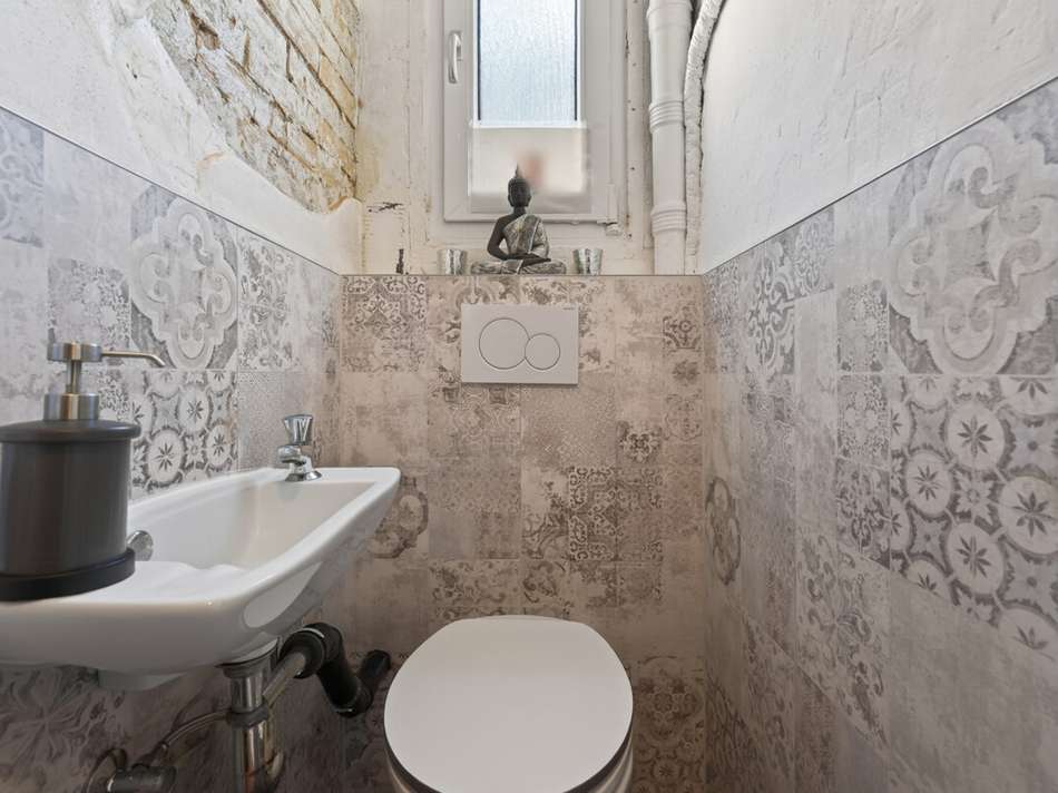 WC vom Studio (im Treppenhaus 