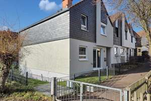 Modernisiertes Massivhaus mit offenem Wohnbereich, Garten und Garage – Die vollständige Adresse der Immobilie erhältst du vom Anbieter., 61267 Neu-Anspach – Vorschaubild 2