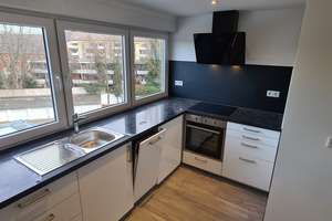 Sanierte + gemütliche DG-Wohnung