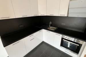 1. Etage: 3 Zimmer, Balkon, Top-Einbauküche *TV geschenkt* – Wolgograder Allee 62, 9123 Hutholz, Chemnitz – Vorschaubild 3