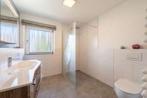 AIGNER - Charmantes Reihenmittelhaus mit Wintergarten - Ausbaupotential mit weiteren ca. 35m² – Die vollständige Adresse der Immobilie erhältst du vom Anbieter., 85551 Kirchheim bei München – Vorschaubild 5