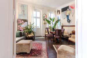 Light-filled south-west facing corner Altbau apartment with balcony in Boxhagener Kiez. – Die vollständige Adresse der Immobilie erhältst du vom Anbieter., 10245 Friedrichshain, Berlin – Vorschaubild 9