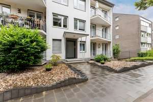 Modernes Wohnen: möblierte 2,5-Zimmer-Dachgeschosswohnung in Düsseldorf-Rath – Reichswaldallee 49, 40472 Rath, Düsseldorf – Vorschaubild 14