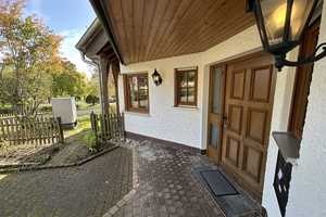Sie lieben das Besondere? Beeindruckende Villa mit neuem Dach (Aufdachdämmung) & Hybrid-Heizung! – Bayreuth – Vorschaubild 3