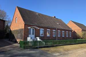 sehr gepflegtes Bauernhaus mit Weitblick über die Wiesen – Klosterstraße 9, 19395 Ganzlin – Vorschaubild 1