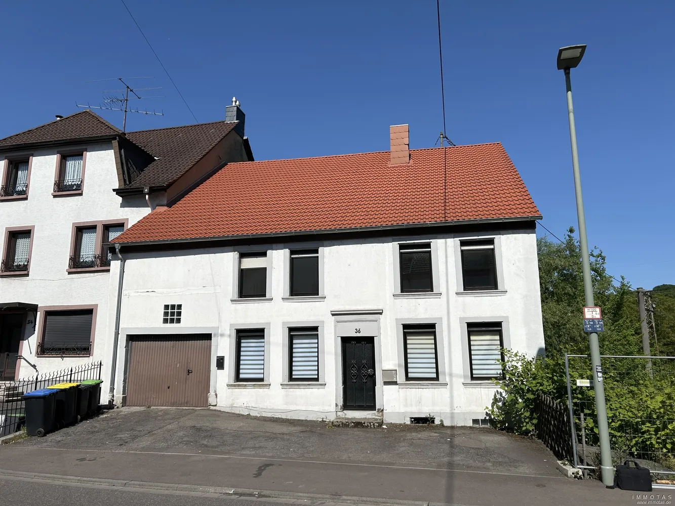 Solides Ein- bis Zweifamilienhaus in zentraler Lage von Großrosseln mit Gestaltungspotenzial, Stadtverband Saarbrücken Kreis – Bild 1