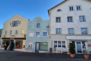 ... Wohn-Geschäftshaus am Marktplatz von Tüßling - sanierungsbedürftig ... – Marktplatz 14, 84577 Tüßling – Vorschaubild 1
