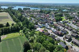 Großzügiges Einfamilienhaus in traumhafter Lage mit direktem Zugang zum Bach – Pappelallee 20, 33106 Sande, Paderborn – Vorschaubild 4