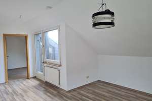 Helle 2-Zimmer-Dachgeschosswohnung mit Balkon in Neuwied in ruhiger Lage – Die vollständige Adresse der Immobilie erhältst du vom Anbieter., 56564 Neuwied – Vorschaubild 8