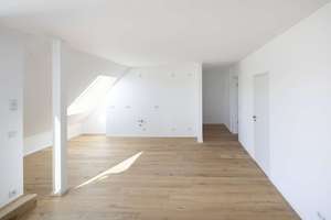 Über den Dächern Friedenaus: Lichtdurchflutetes Dachgeschoss im Erstbezug mit Aufdachterrasse! – Stierstraße 9, 12159 Friedenau, Berlin – Vorschaubild 4