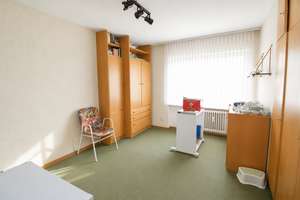 Großzügiges Zweifamilienhaus mit einem traumhaften Grundstück Neu-Ulm/Gerlenhofen – Die vollständige Adresse der Immobilie erhältst du vom Anbieter., 89233 Neu-Ulm – Vorschaubild 16
