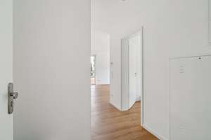 Attraktive 2-Zimmer-Wohnung mit Balkon – Modern & gemütlich – Küferstr. 10, 65931 Sindlingen, Frankfurt am Main – Vorschaubild 2
