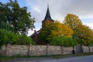 Denkmalgeschützte Dorfkirche direkt am Wasser mit einzigartigem Nutzungspotenzial – Potsdam-Mittelmark (Kreis) – Vorschaubild 2