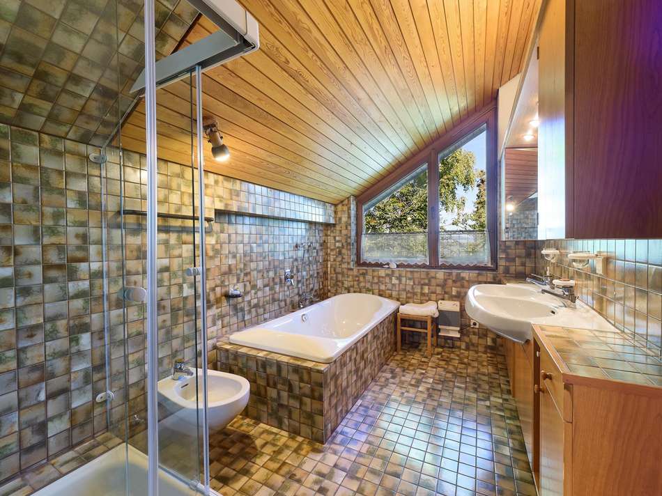 DG Bad 1 /  Bad en Suite