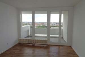 Genießen Sie das Wohnen mit Fernblick! Renovierte 3 Zimmer im 16. OG mit 2 Balkone + Aufzug – Kurt-Schumacher-Straße 12, 38102 Viewegsgarten-Bebelhof, Braunschweig – Vorschaubild 7