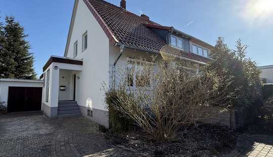 Bild von Sanierte Doppelhaushälfte auf einem Erbpachtgrundstück in Groß-Buchholz