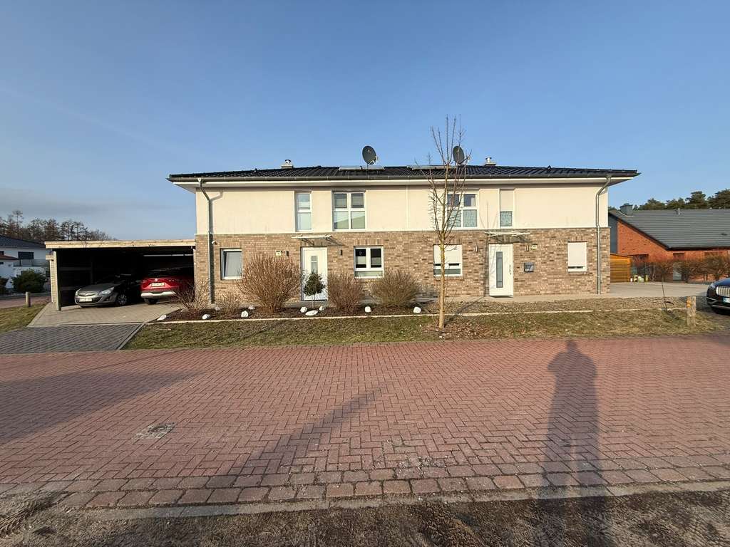 Immobilie in Lachendorf - Neuwertiges Doppelhaus mit toller Ausstattung - Links Einziehen, rechts vermieten! - Bild 0