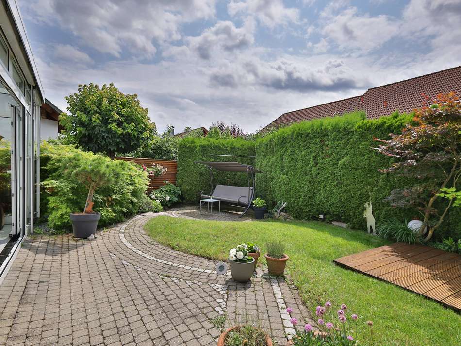 Schöner Garten zum Entspannen