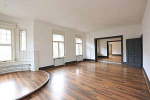 Exklusive Altbau-Etagenwohnung in historischer Stadtvilla im Zentrum vom Augsburg – Die vollständige Adresse der Immobilie erhältst du vom Anbieter., 86150 Bahnhofs-, Bismarckviertel, Augsburg – Vorschaubild 4