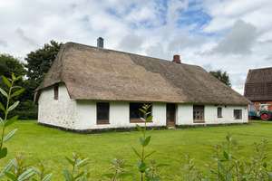Historisches Bauernhaus mit Stallteil unter Reetdach – Die vollständige Adresse der Immobilie erhältst du vom Anbieter., 25872 Ostenfeld (Husum) – Vorschaubild 2