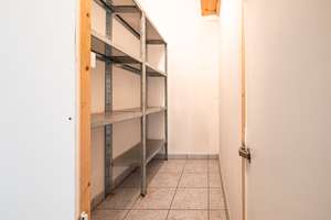 Westbalkon & Skylineblick – Leerstehende 2-Zimmer-Wohnung in Köln – Die vollständige Adresse der Immobilie erhältst du vom Anbieter., 51103 Höhenberg, Köln – Vorschaubild 16