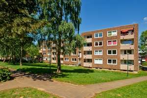 Geräumige 3-Zimmer Wohnung mit Balkon in Jöllenbeck zu vermieten (WBS) – Oberlohmannshof 26, 33739 Jöllenbeck, Bielefeld – Vorschaubild 1