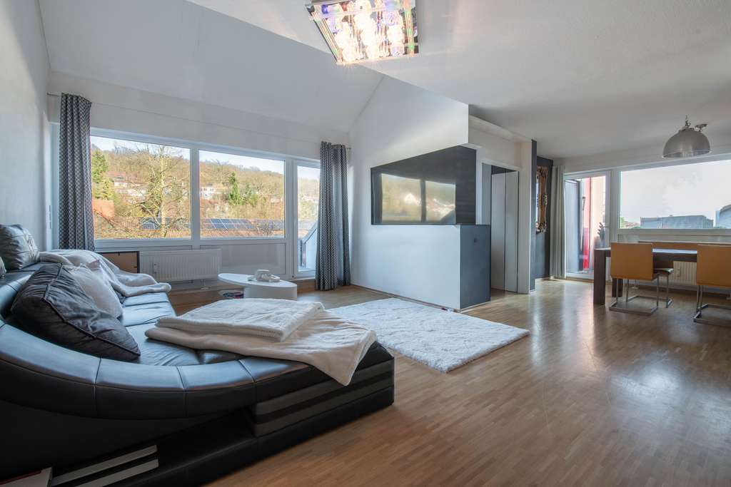 Immobilie in Dittelbrunn - Schöne 4- Zi. Eigentumswohnung mit ca. 105m² in Dittelbrunn zvk. - Bild 2