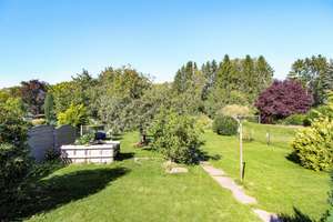 Charmante Doppelhaushälfte auf Erbpachtgrund mit großem Garten und Gestaltungspotenzial – Die vollständige Adresse der Immobilie erhältst du vom Anbieter., 23560 Moisling, Lübeck – Vorschaubild 2