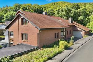 Tolles Einfamilienhaus mit viel Platz und Möglichkeiten – Die vollständige Adresse der Immobilie erhältst du vom Anbieter., 35767 Breitscheid – Vorschaubild 2