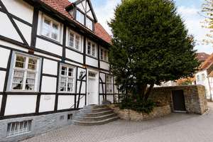 Denkmalgeschütztes Fachwerkhaus mit vielseitigen Nutzungsmöglichkeiten und Einliegeroption – Die vollständige Adresse der Immobilie erhältst du vom Anbieter., 59494 Soest – Vorschaubild 1