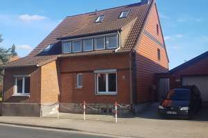 Saniertes Zweifamilienhaus zur Miete in Giesen – Rathausstraße 33, 31180 Giesen – Vorschaubild 1
