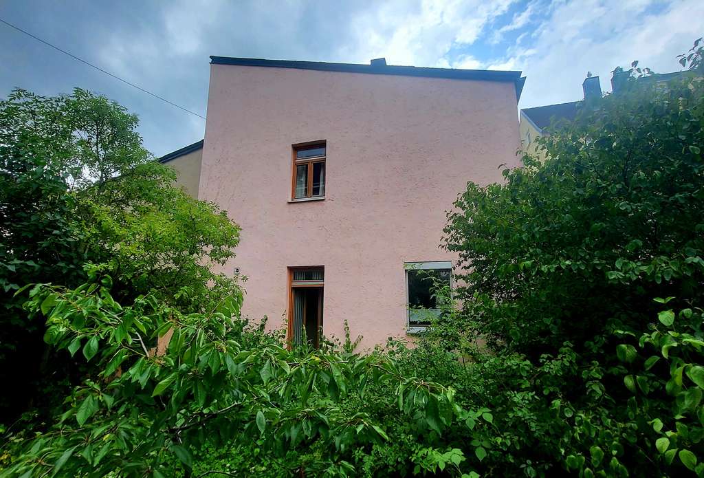 Immobilie in Weiden in der Oberpfalz - Einfamilienhaus mit Garage in sehr guter Lage von Weiden - Bild 2