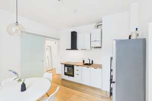 Wohntraum mit Altbau-Charme und moderner Offenheit