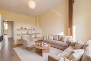 Bahnhofsnah! Einbauküche, modernes Bad, Keller: 2019 sanierte Dachgeschoss-Wohnung in Schöneweide – Die vollständige Adresse der Immobilie erhältst du vom Anbieter., 12439 Niederschöneweide, Berlin – Vorschaubild 2