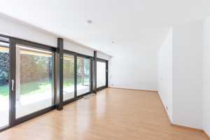Stilvolle Doppelhaushälfte: Moderne Architektur trifft auf naturnahes Wohnen – Memmingen – Vorschaubild 11