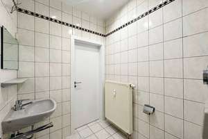 "Solide Kapitalanlage: Vermietete, renovierte 2-Zimmer-Wohnung mit Stellplatz und Gartennutzung" – Klopstockstraße 9, 9131 Ebersdorf, Chemnitz – Vorschaubild 12